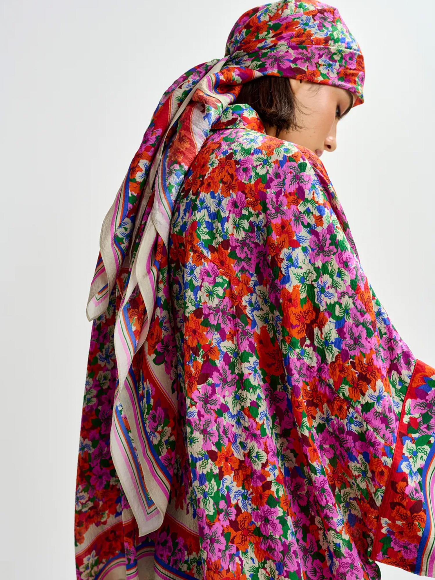 Oversize Hemd mit Allover Print – Bild 2