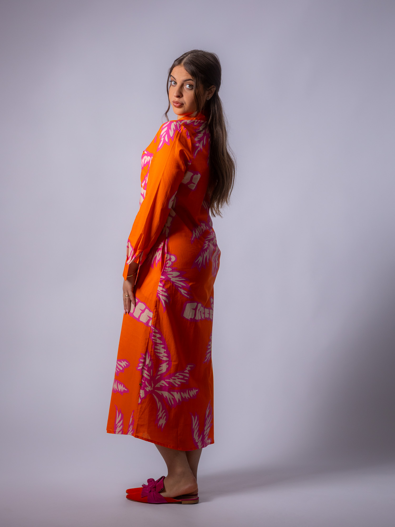 Mantelkleid mit Stehkragen – Bild 4